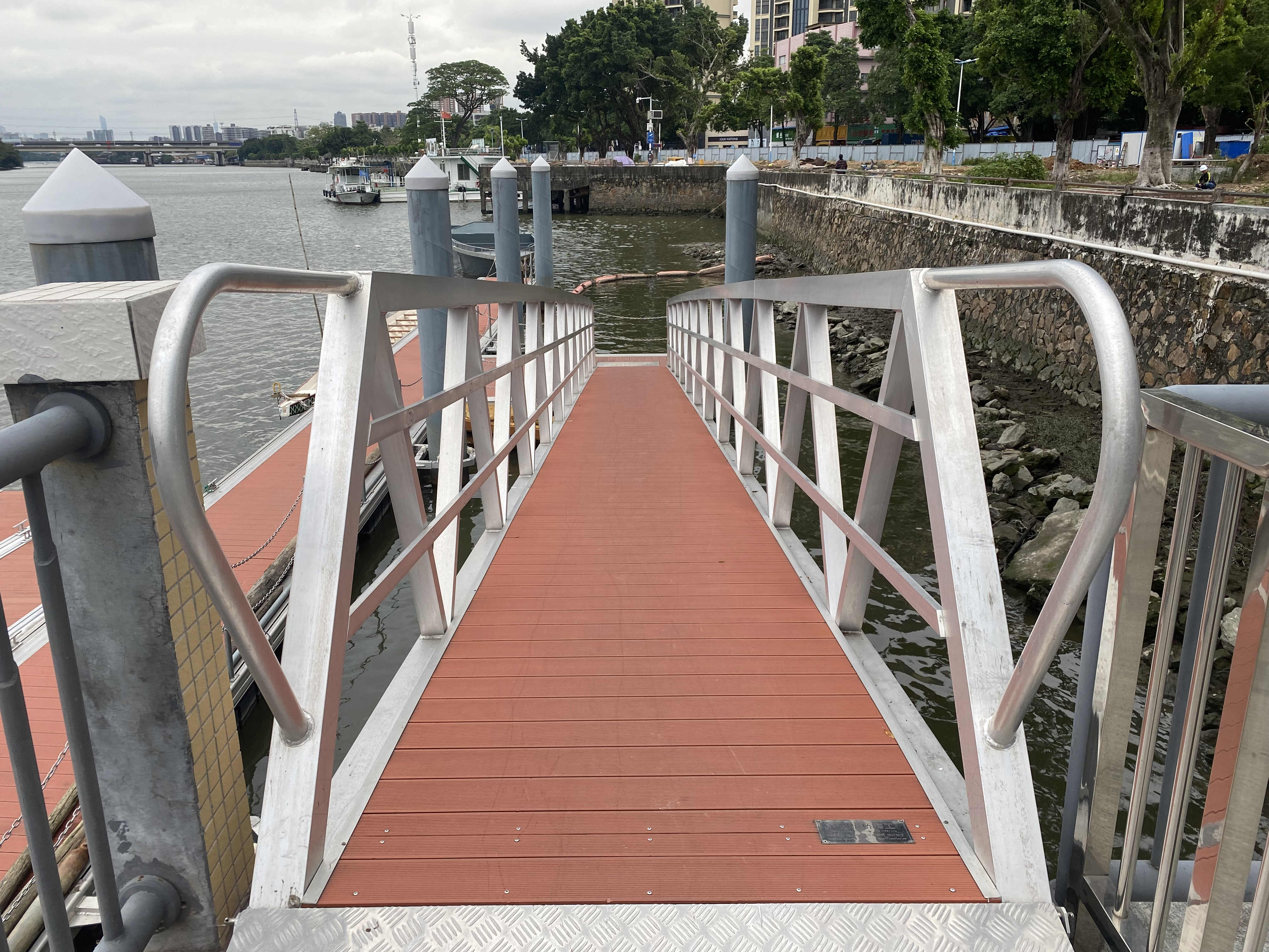 Foshan Dali fishery administration wharf newly added Branch Bridge Wharf