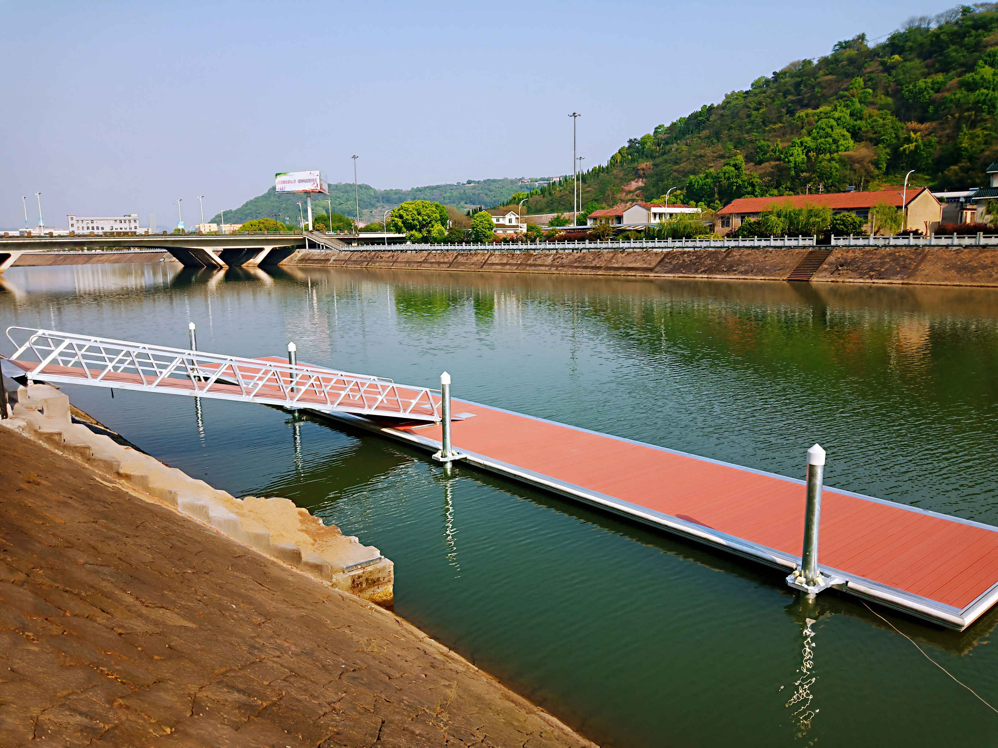 Foshan Dali fishery administration wharf newly added Branch Bridge Wharf