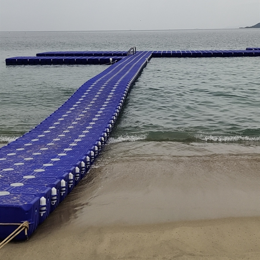 深圳大鹏沙滩游泳比赛浮筒码头