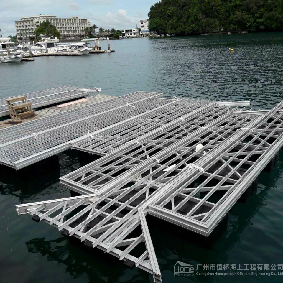 游艇码头 水上平台 水上浮桥 Marina water platform water bridge