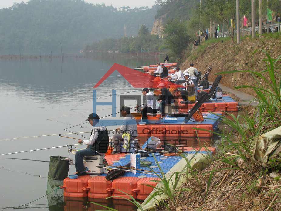 Water leisure entertainment fishing platform